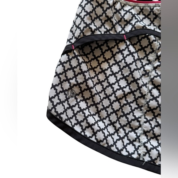 LULULEMON | Run: Speed Short *4-way Stretch
Soul Geo Silver Spoon Black / Black - Picture 4 of 7